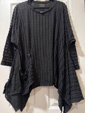 Axel Hardy (Lbel Missing) Black Textured Asymmetrical Tunic With Button Accents